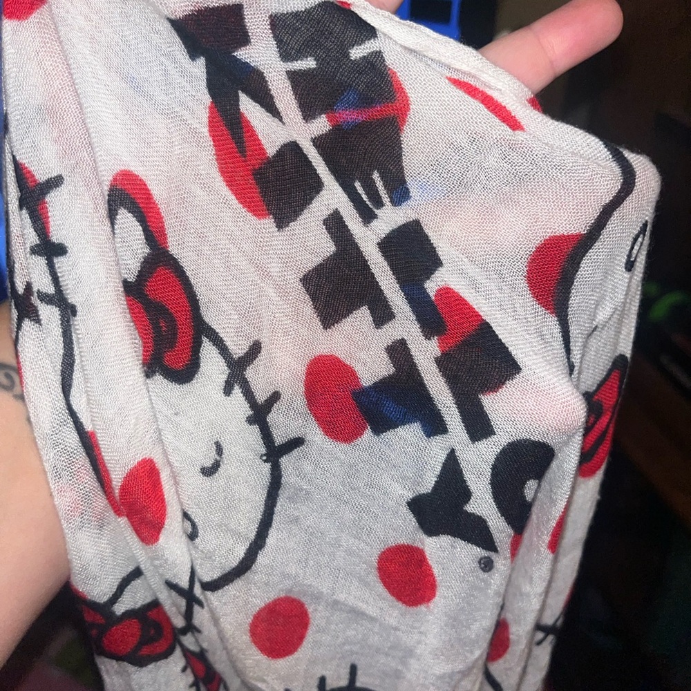 Hello Kitty Scarf - Picture 4 of 8